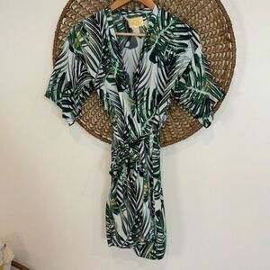 Day of Blossom girls Hawaiian print robe size 14